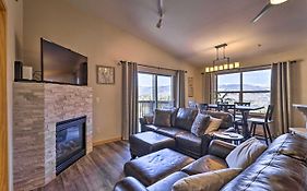 Newly Remodeled Picturesque Condo With Mountain View